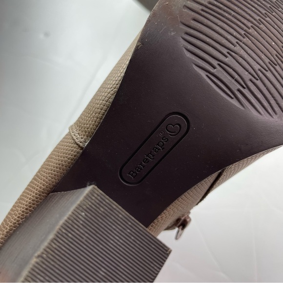 Yancee Auburn Pointed Two Square Heel Booties - Picture 9 of 9